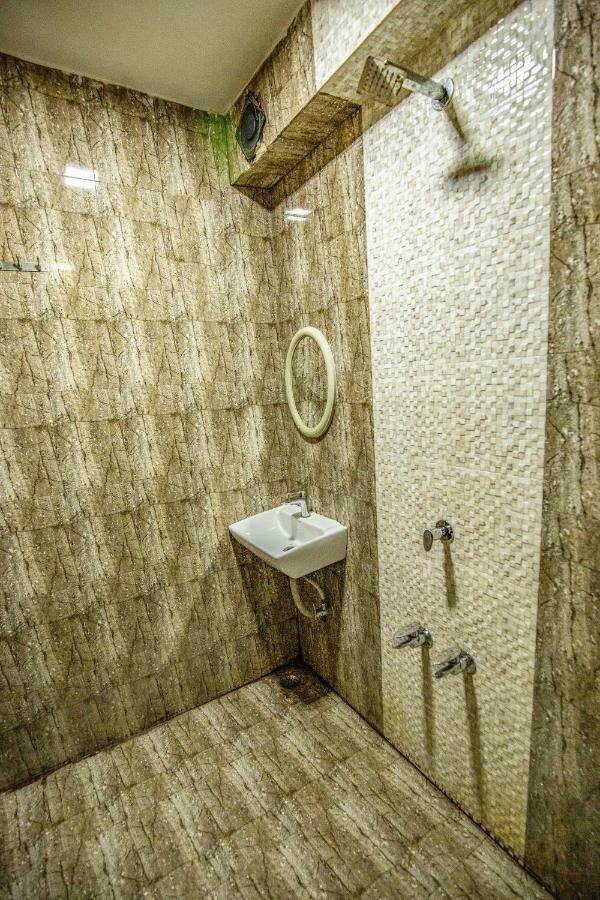 Nova Hotel Star Palace Раджкот Экстерьер фото