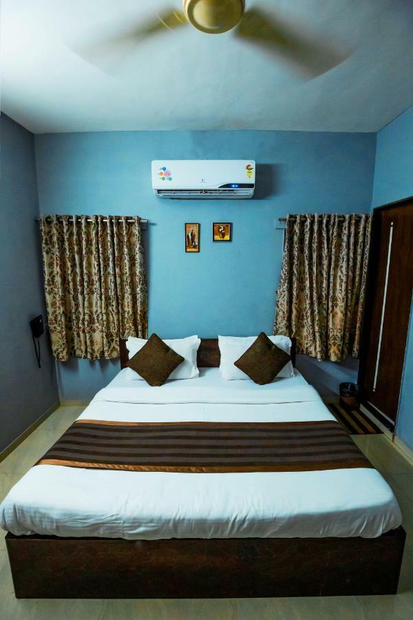 Nova Hotel Star Palace Раджкот Экстерьер фото